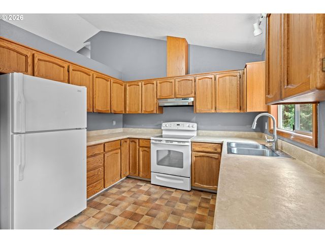 1722 Sw HARTLEY Ave, Gresham, OR 97080