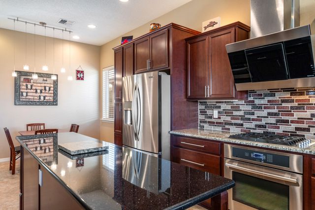 910 Jubilee Boulevard SW, Los Lunas, NM 87031