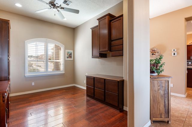 910 Jubilee Boulevard SW, Los Lunas, NM 87031