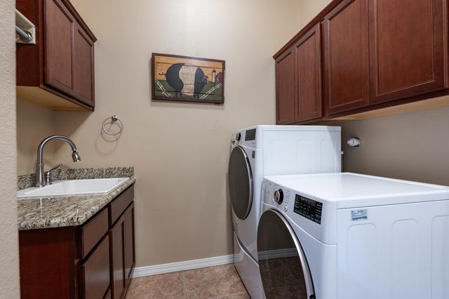 910 Jubilee Boulevard SW, Los Lunas, NM 87031