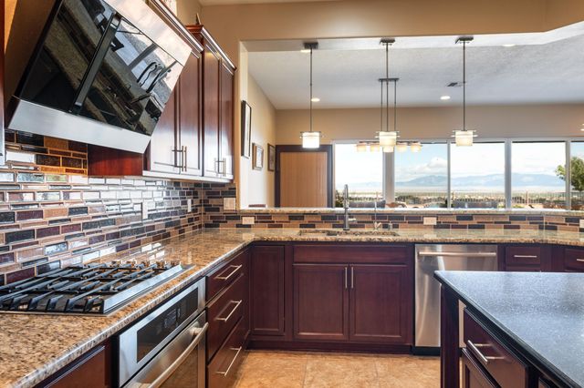 910 Jubilee Boulevard SW, Los Lunas, NM 87031