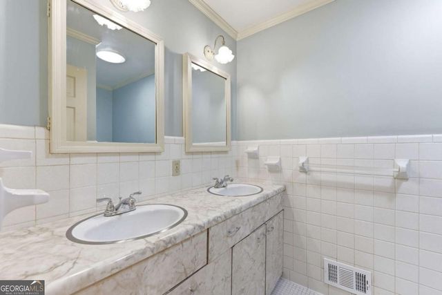 257 Club Drive, Gainesville, GA 30506