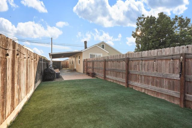 3512 Riverside Dr, Riverbank, CA 95367