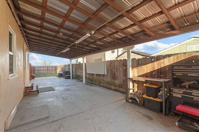 3512 Riverside Dr, Riverbank, CA 95367