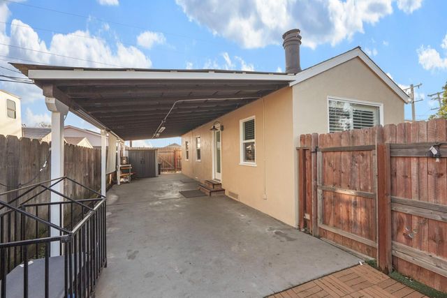 3512 Riverside Dr, Riverbank, CA 95367