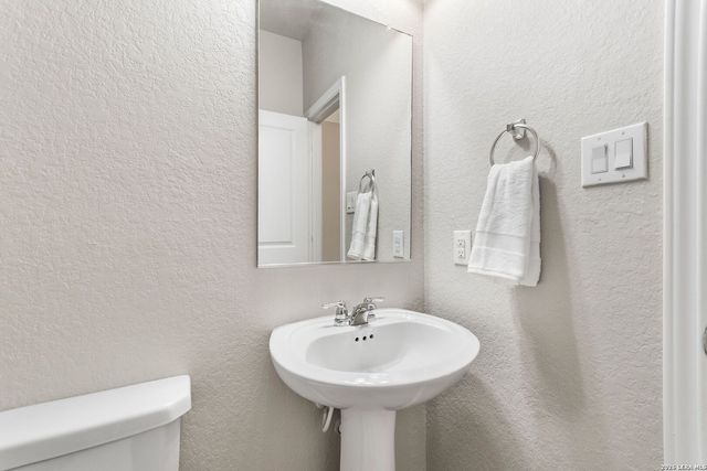 245 HANOVER PL, Cibolo, TX 78108
