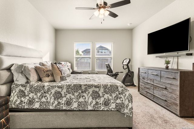 245 HANOVER PL, Cibolo, TX 78108