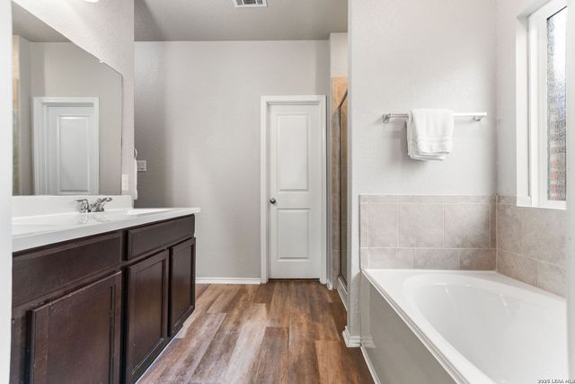 245 HANOVER PL, Cibolo, TX 78108