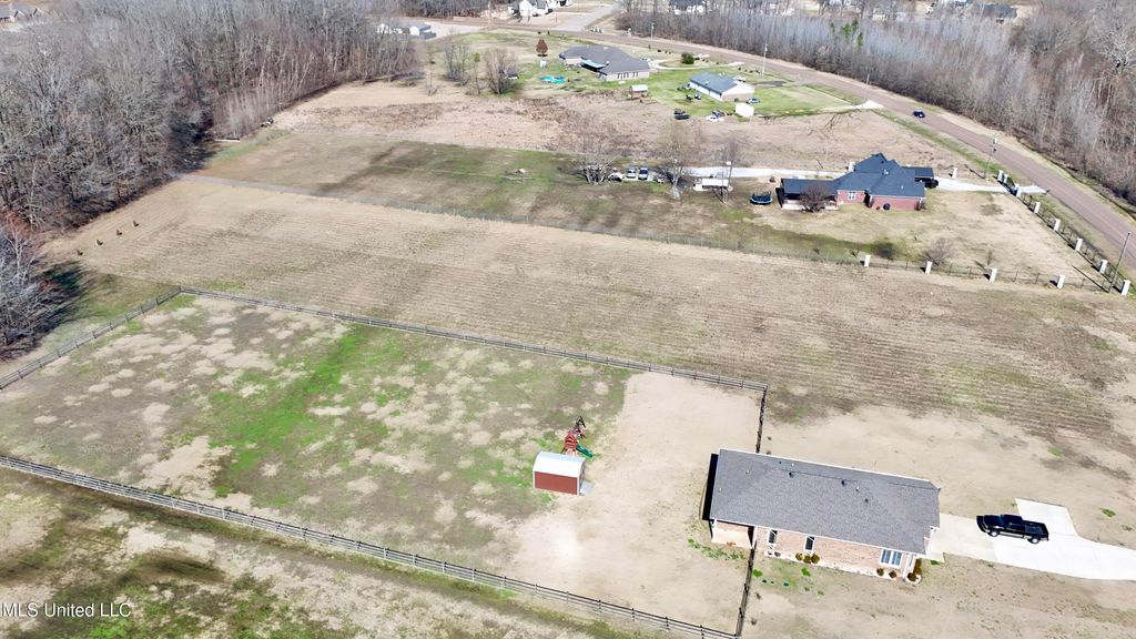 Deer Creek, Byhalia, MS 38611 — photo 4