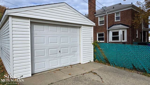 21820-28 Moross Rd Road, Detroit, MI 48236