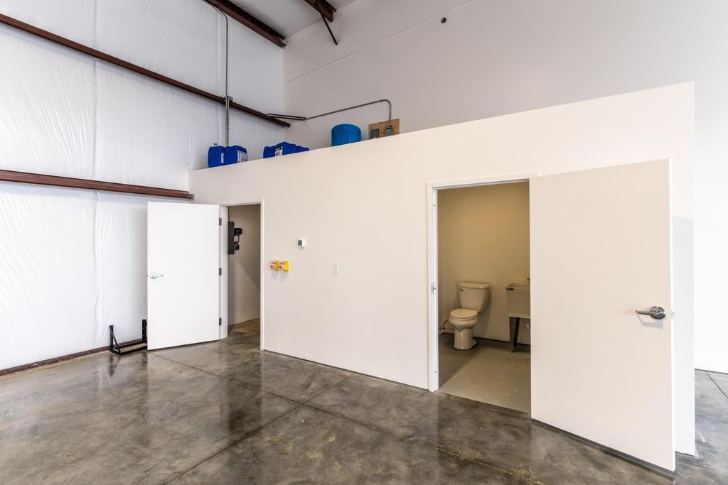 200 Airport Road E-154s, E-176s, E-196s, Hamilton, MT 59840 photo 11