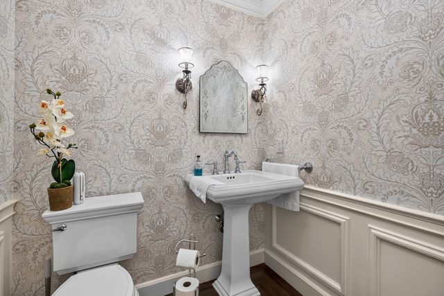 97 Arnold Road, Wellesley, MA 02481