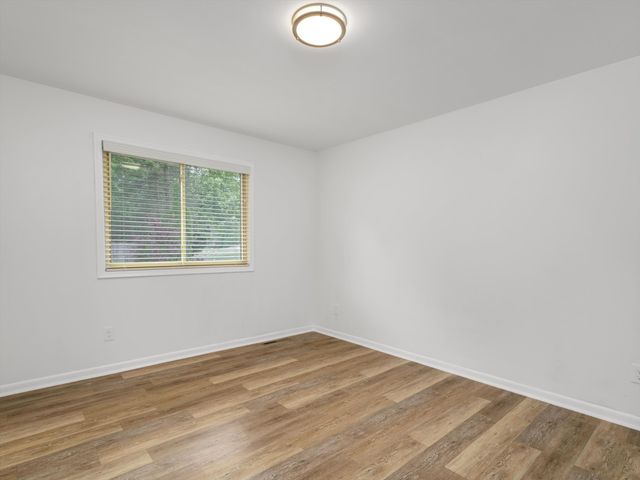 3941 Loch Drive, Highland Twp, MI 48357