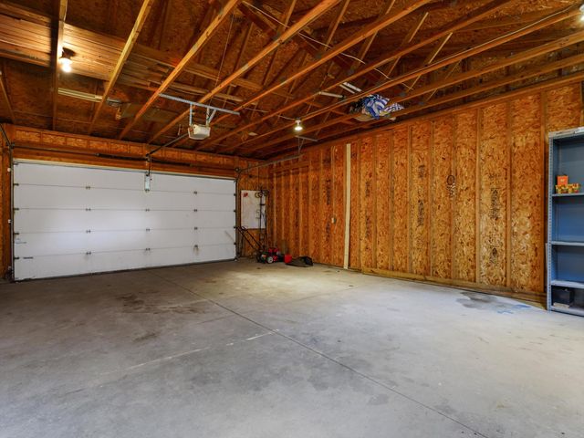 3941 Loch Drive, Highland Twp, MI 48357