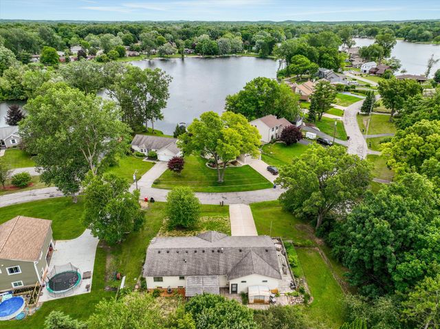 3941 Loch Drive, Highland Twp, MI 48357