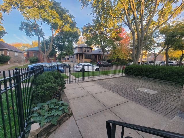 5632 N Rockwell Street, Chicago, IL 60659