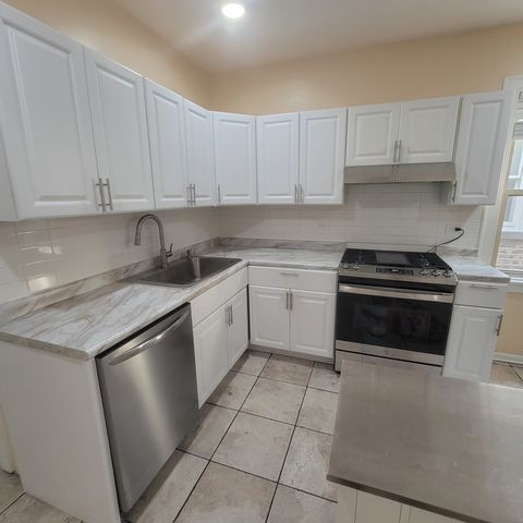 5632 N Rockwell Street, Chicago, IL 60659