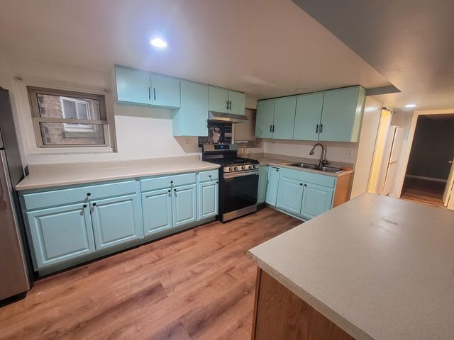 5632 N Rockwell Street, Chicago, IL 60659