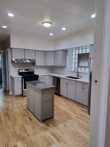 5632 N Rockwell Street, Chicago, IL 60659