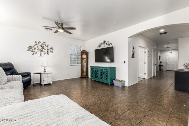 28384 N DESERT NATIVE Street, San Tan Valley, AZ 85143