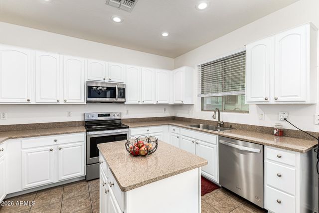 28384 N DESERT NATIVE Street, San Tan Valley, AZ 85143