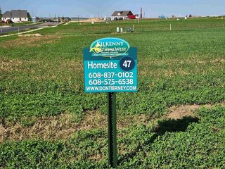 1515 S Holiday Drive, Waunakee, WI 53597