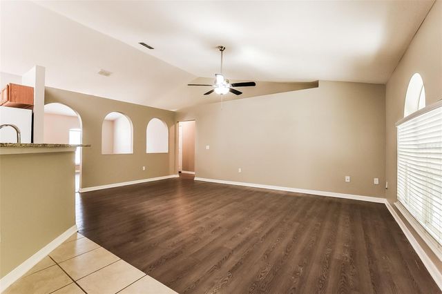 949 CASCADES PARK TRAIL, Deland, FL 32720