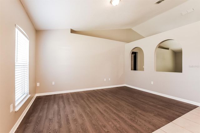 949 CASCADES PARK TRAIL, Deland, FL 32720