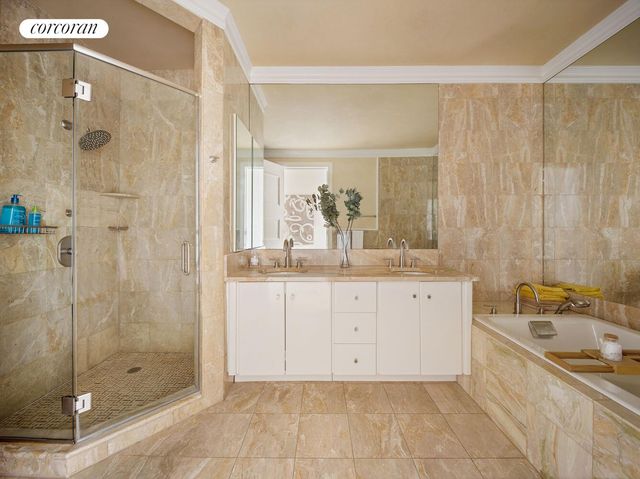 1 CENTRAL Park W 40CD, New York City, NY 10023