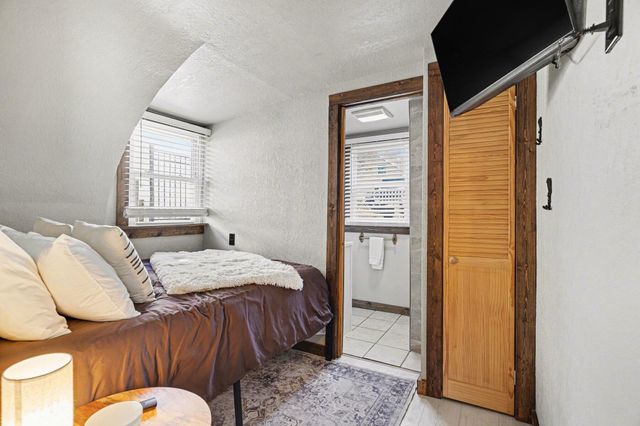 642 Swains Lake Drive, Pulaski Twp, MI 49237