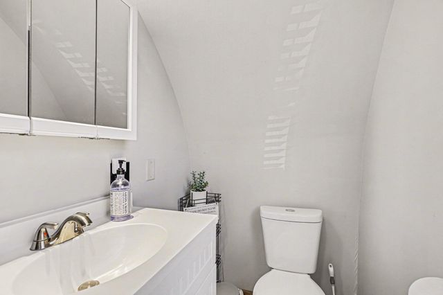 642 Swains Lake Drive, Pulaski Twp, MI 49237