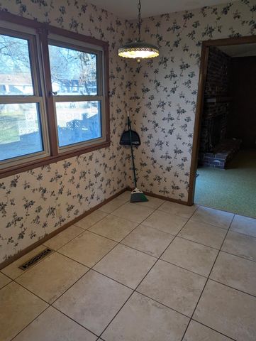 1425 E Downing Street, Springfield, MO 65804