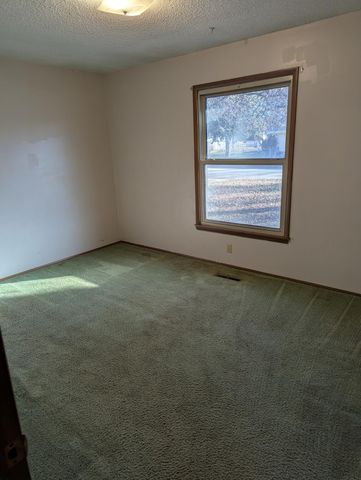 1425 E Downing Street, Springfield, MO 65804