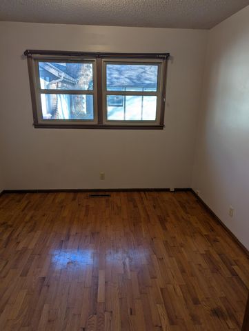 1425 E Downing Street, Springfield, MO 65804