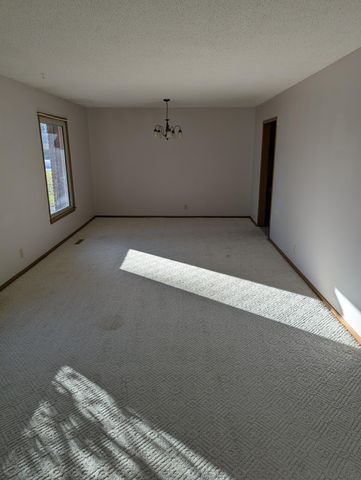 1425 E Downing Street, Springfield, MO 65804