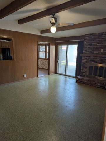 1425 E Downing Street, Springfield, MO 65804