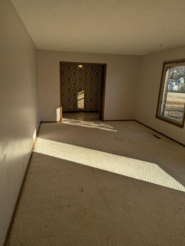 1425 E Downing Street, Springfield, MO 65804