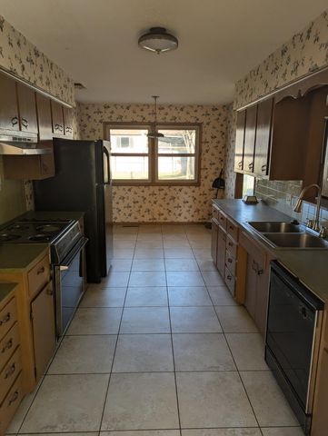 1425 E Downing Street, Springfield, MO 65804