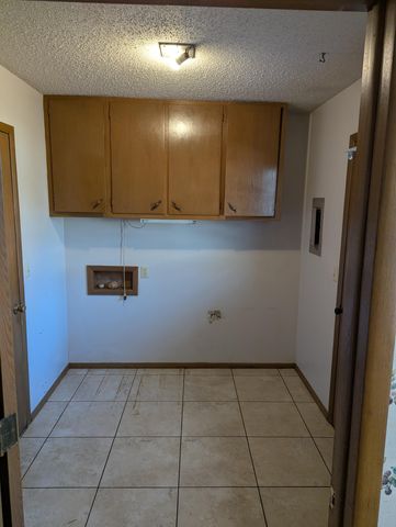 1425 E Downing Street, Springfield, MO 65804