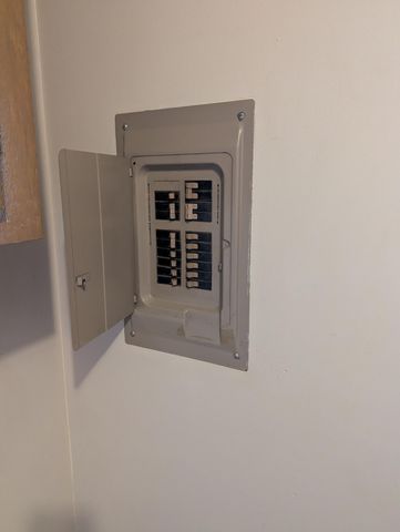 1425 E Downing Street, Springfield, MO 65804