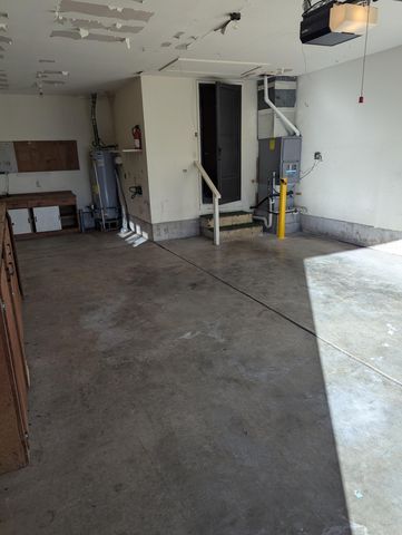 1425 E Downing Street, Springfield, MO 65804