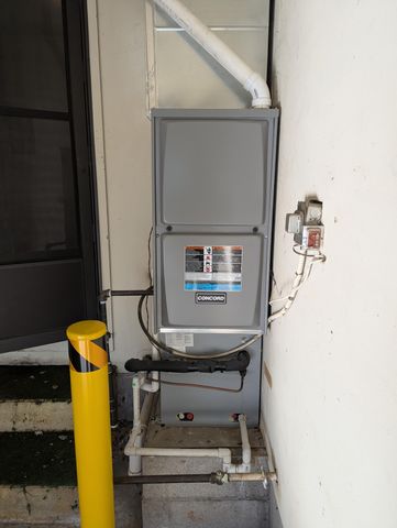 1425 E Downing Street, Springfield, MO 65804