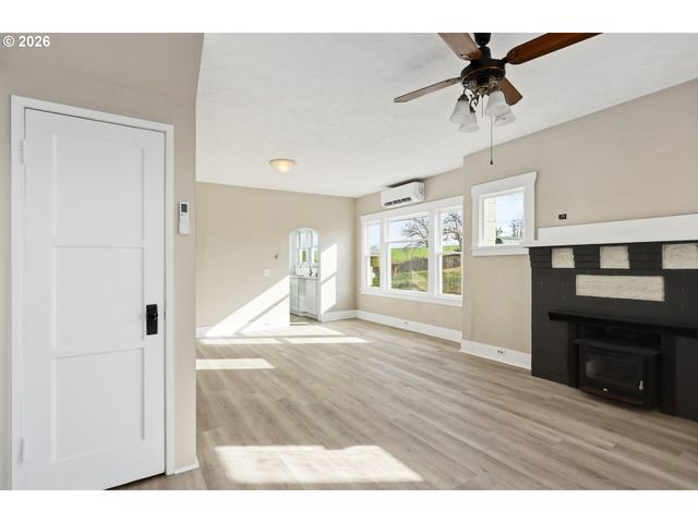 923 FULTON St, Wasco, OR 97065