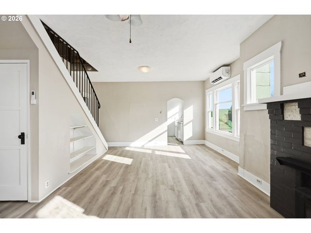 923 FULTON St, Wasco, OR 97065