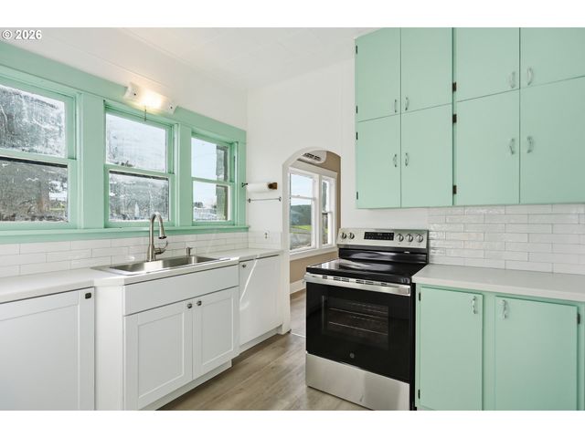 923 FULTON St, Wasco, OR 97065