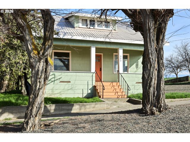 923 FULTON St, Wasco, OR 97065