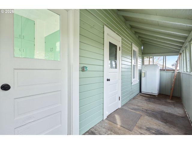 923 FULTON St, Wasco, OR 97065