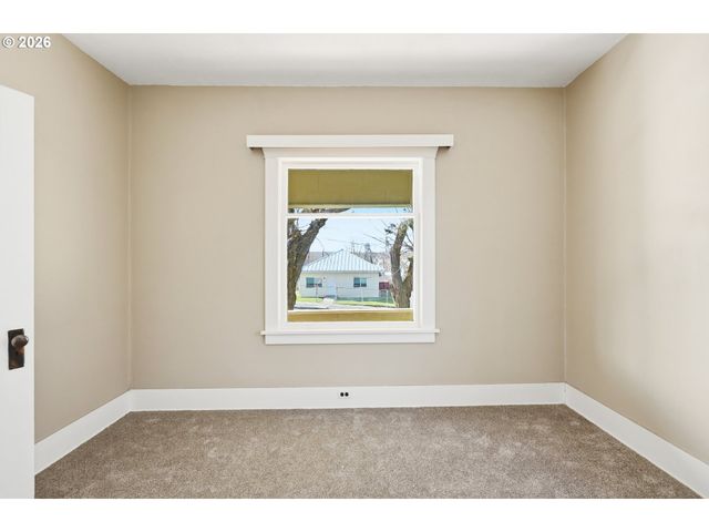 923 FULTON St, Wasco, OR 97065