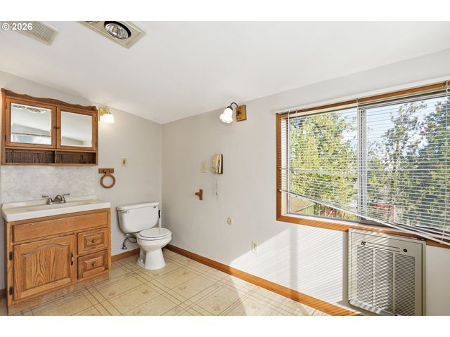 923 FULTON St, Wasco, OR 97065