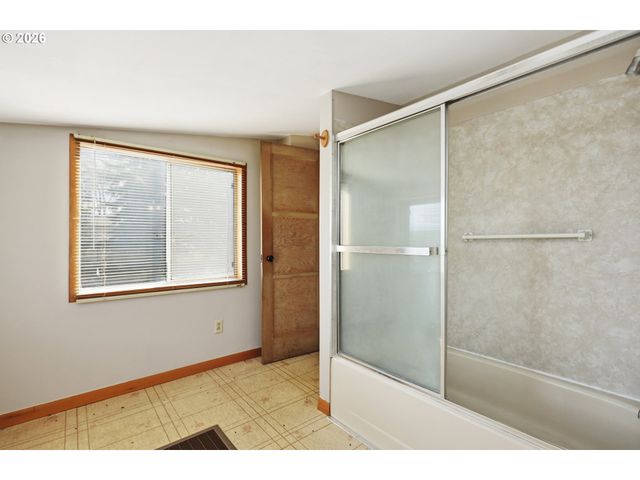 923 FULTON St, Wasco, OR 97065